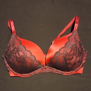 Victoria's Secret Biofit Push Up Bra. Super Sexy. 34DD